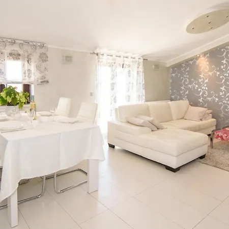 Apartments Dora Porec Exterior photo