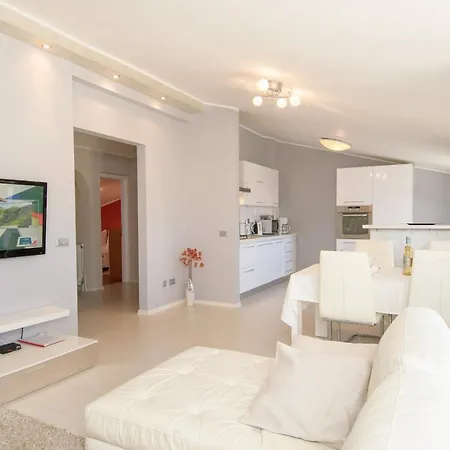 Apartments Dora Porec Exterior photo