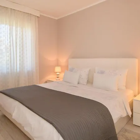 Apartments Dora Porec Exterior photo