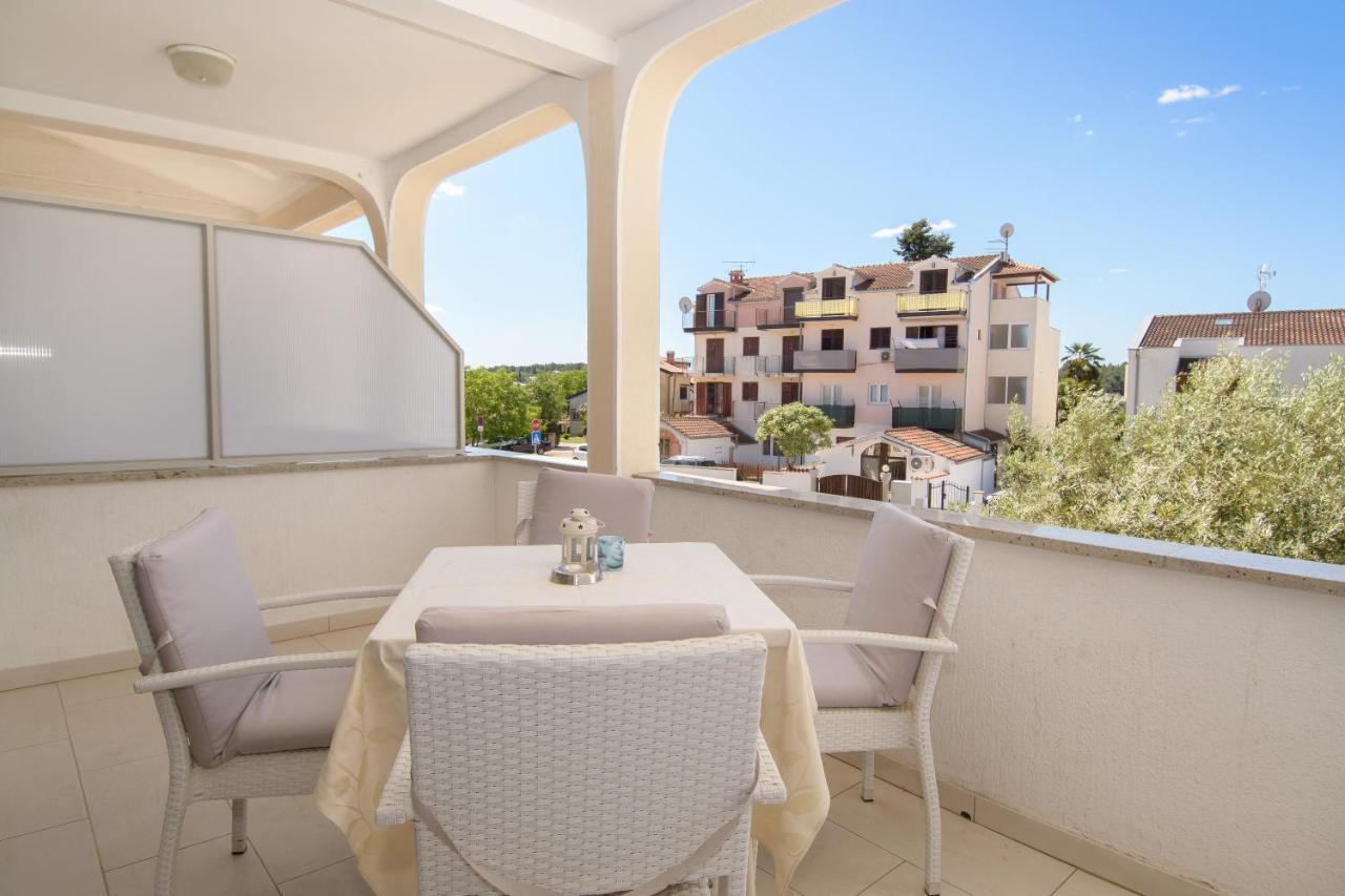 Dora Apartment