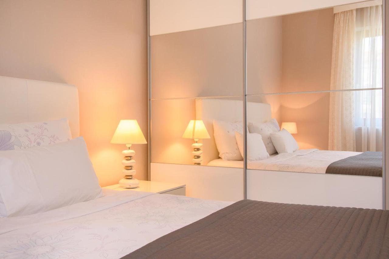 Dora Apartment *